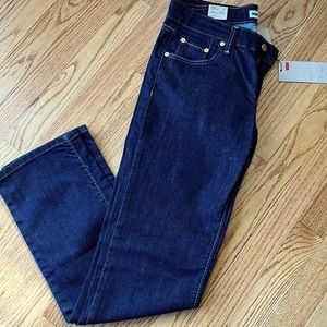 Levi’s 518 Straight low rise woman’s dark blue size 9 Jeans